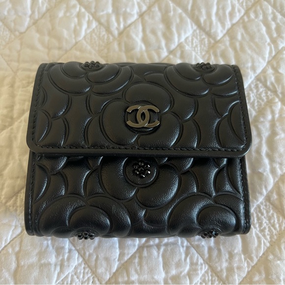 Chanel Wallet - Picture 1 of 5